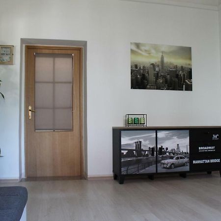 Apartment & Room'S Anni Zara Esterno foto