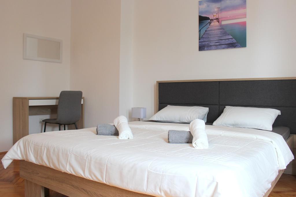 Apartment & Room'S Anni Zara Esterno foto
