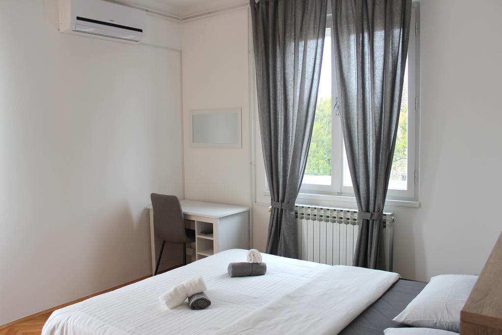 Apartment & Room'S Anni Zara Esterno foto