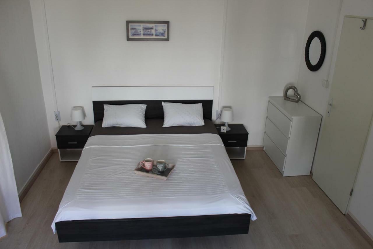 Apartment & Room'S Anni Zara Esterno foto